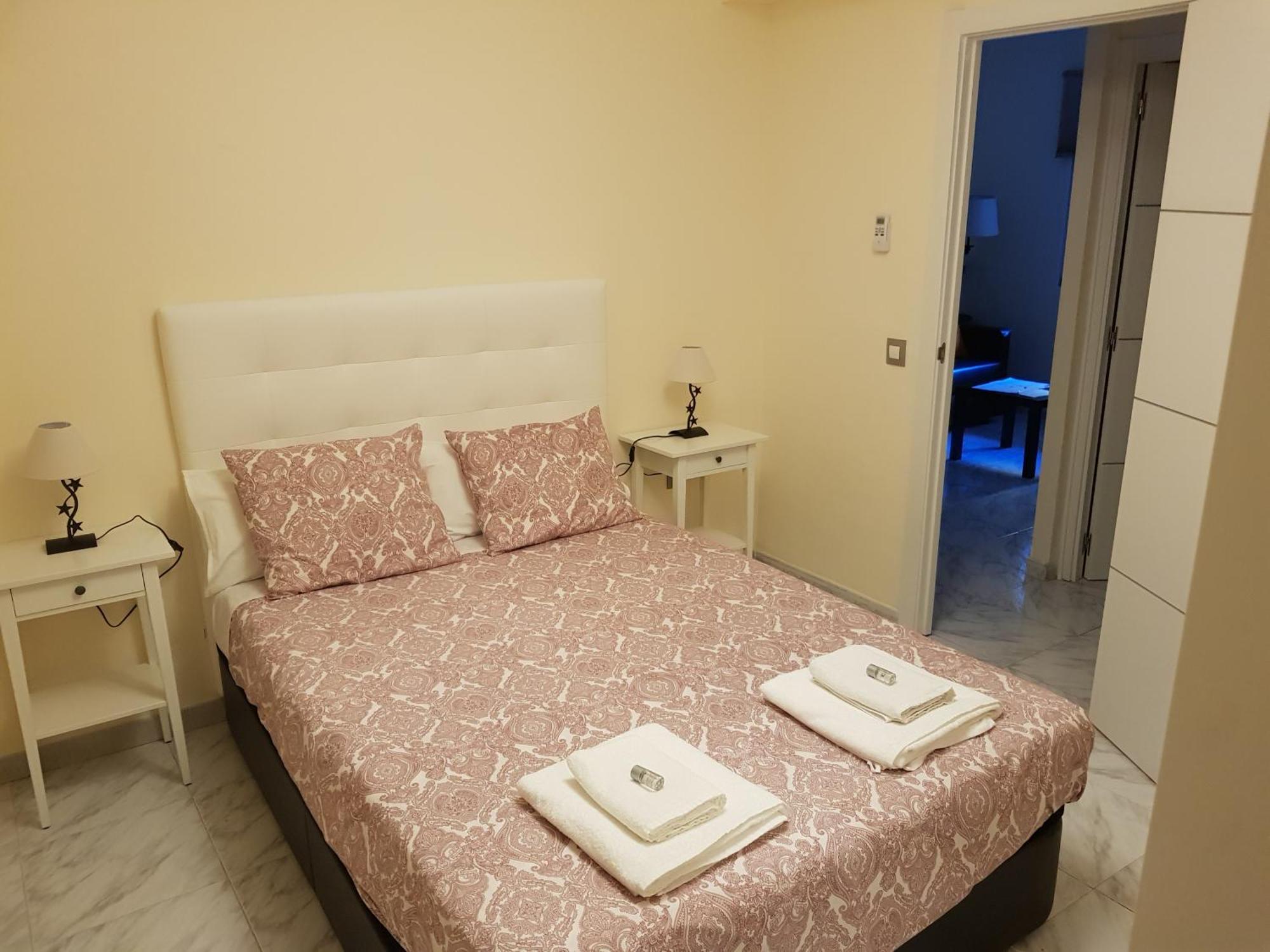 Nervion Piso Con Patio * Seville